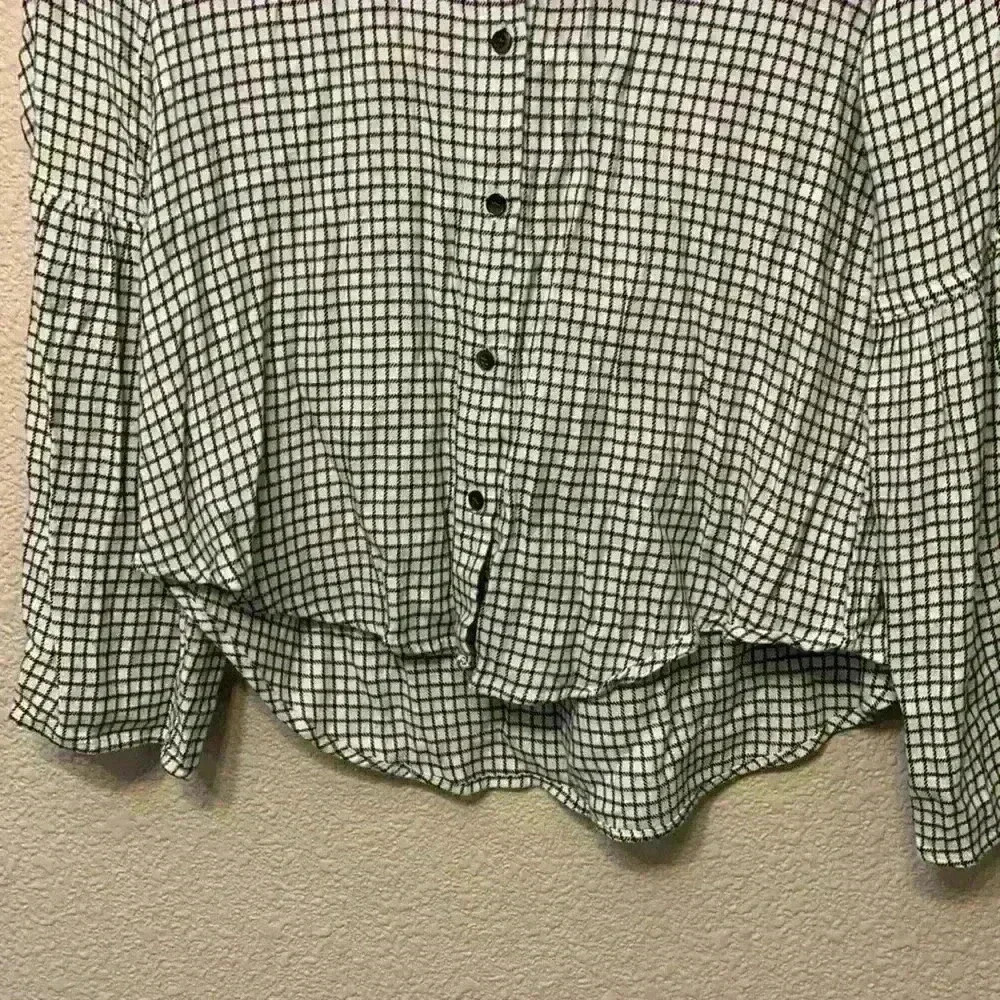 White with black window pane plaid sz M bell sleeves button down academia preppy - Picture 4 of 6